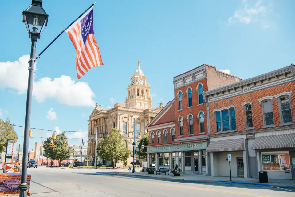 Downtown Marion street view on a sunny day