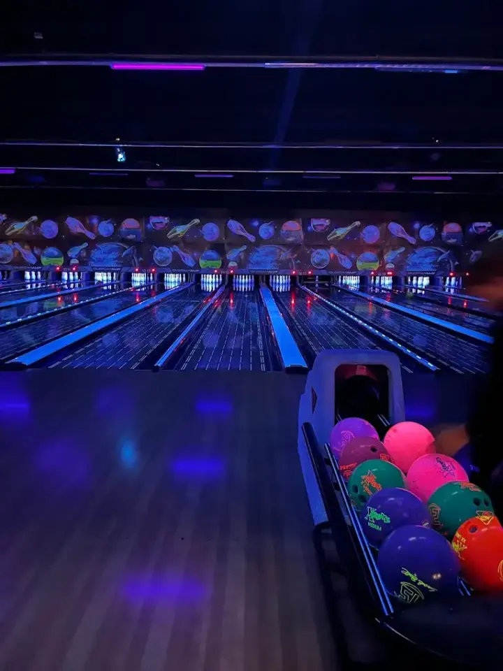 glow bowling